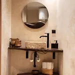 Suite Luxueuse Avec Baignoire Ouverte