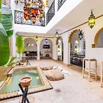 Riad El Hana En Centre Ville Rooftop Et Bassin