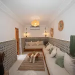 Riad Naejma Privatisation, 2 Bassins