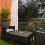 Chic & Modern In City Center - Pool, Iptv & Comfort