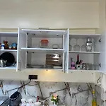 Cozy Airport Apartment Only 5 Minutes Walk