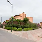 Villa 5 Chambres Pour Famille Avec Piscine & Parking