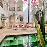 Riad Prive, 5 Suites Et Piscine