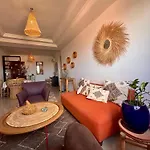 Charmant Appartement Avec Grande Terrasse Au Coeur De Marrakech !