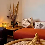 Charmant Appartement Avec Grande Terrasse Au Coeur De Marrakech !