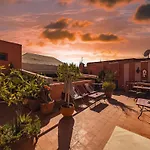 Riad Lauriers Blancs