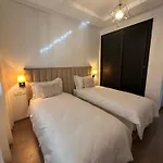Luxury Apartment And Free Parking