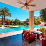 Villa Tal Marrakech Sejour Vip Avec Piscine, Restaurant Et Services Premium