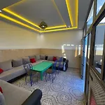5 Min Aeroport Appartement Avec Terrasse Et Grand Appartement