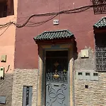5 Min Aeroport Appartement Avec Terrasse Et Grand Appartement