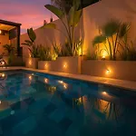 Sabor Villa Targa Garden -Only Family