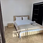C-Appartement De Luxe Plein Centre De Gueliz Avec Piscine Parking Wifi Netflix