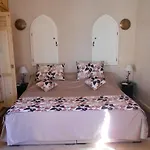 Villa Tycoz