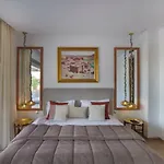 Chez Maya