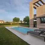 Chez Maya
