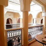 Riad Awinati Location Privatisee ,Piscine Chauffee , Beau Rooftop