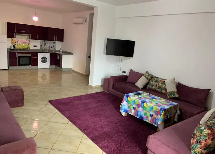 Grand appartement, résidence familiale avec grande piscine et jardin bio