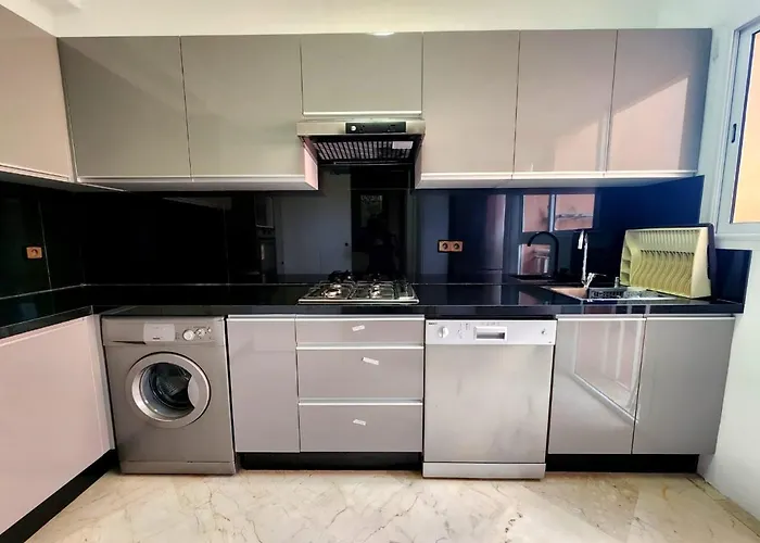 Appartement En Plein Centre Ville Entierement Equipe