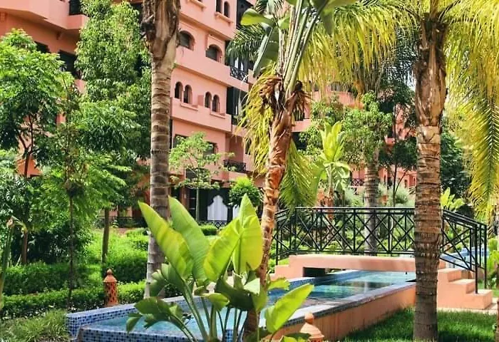 Appartement Avec Espaces Verts Et Piscine