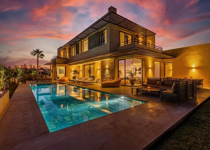 Villa 103 - Luxury Getaway - Private Jacuzzi
