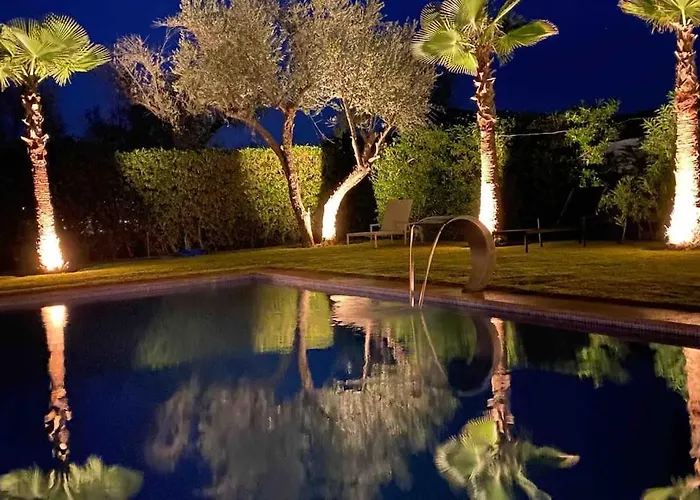 Belle Et Spacieuse Villa Avec Piscine Prive
