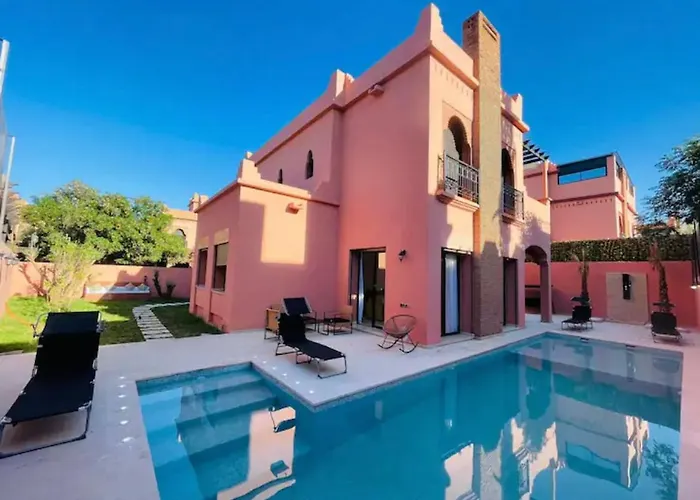 The Villa Avec Piscine Chauffee 4 Chambres