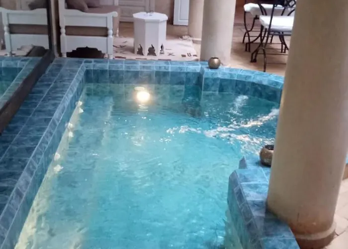 Riad Awinati Location Privatisee ,Piscine Chauffee , Beau Rooftop
