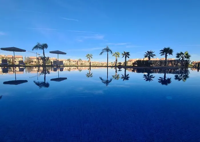 Mini-Villa Situee Dans Une Residence Prestigia A Marrakech, Avec Une Vue Sur La Piscine Et Le Golf Une Securite 24H Sur 24 Et Une Proximite Ideale De L Aeroport 5 Minutes C Est Une Offre Parfaite Pour Des Vacances