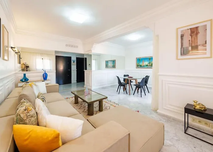 Luxury Place M Avenue