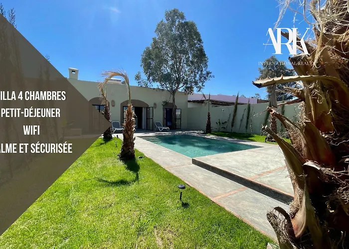 Villa Avec Piscine, Jardin Et Parking Prive Situee A 10 Minutes Du Centre De Marrakech - Ark Realty