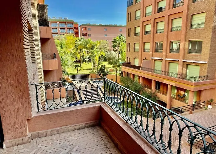 Beautiful Hivernage Apartment With Pool & Balcony, Near Attractions