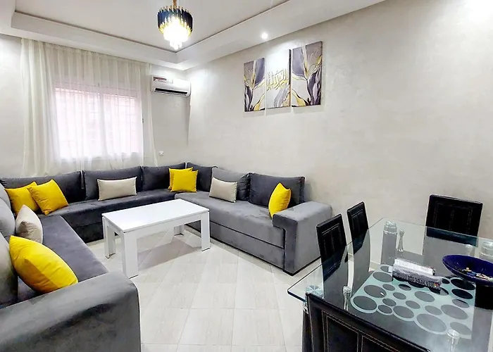 Modern Family Apartment Near Airport