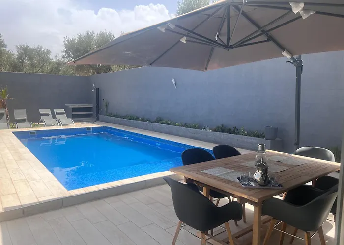 Villa Naouma