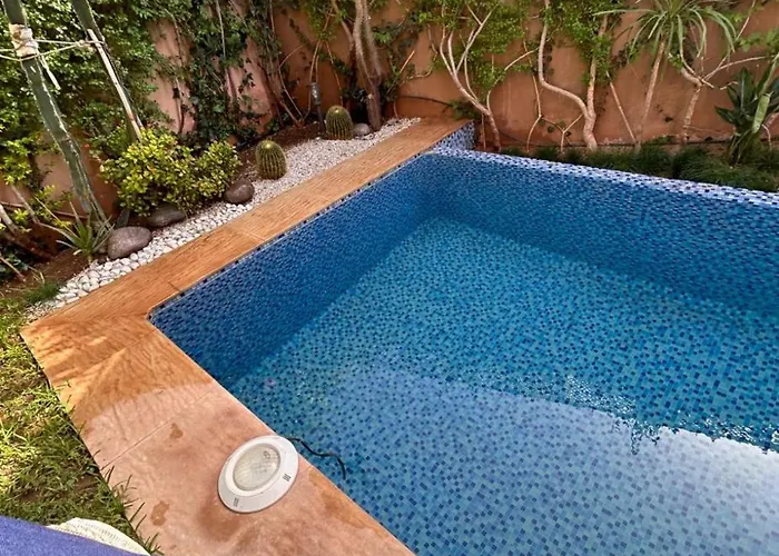 Petite Villa Cosy Et Agreable Avec Jacuzzi Prive