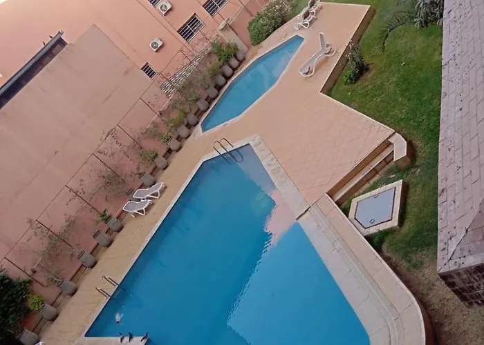 Chic Et Cosy Deux Chambres Avec Piscine