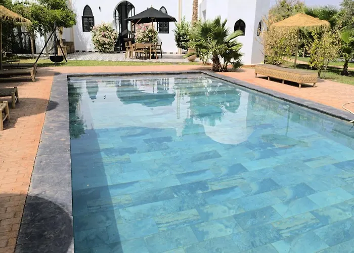 Villa Mauresque Jardin Luxuriant Et Piscine Privee Marrakech