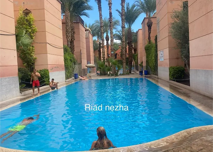 Riad Nezha Avec Jacuzzi Et 3 Piscines Au Coeur De Marrakesh