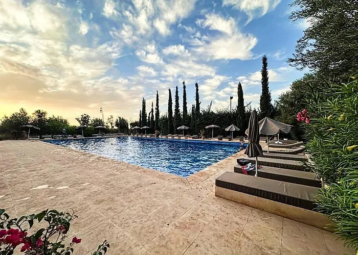 Waky Club Large Luxury Villa