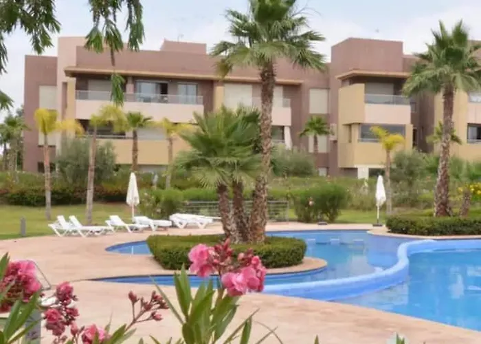 Prestigia Apartment With Pool