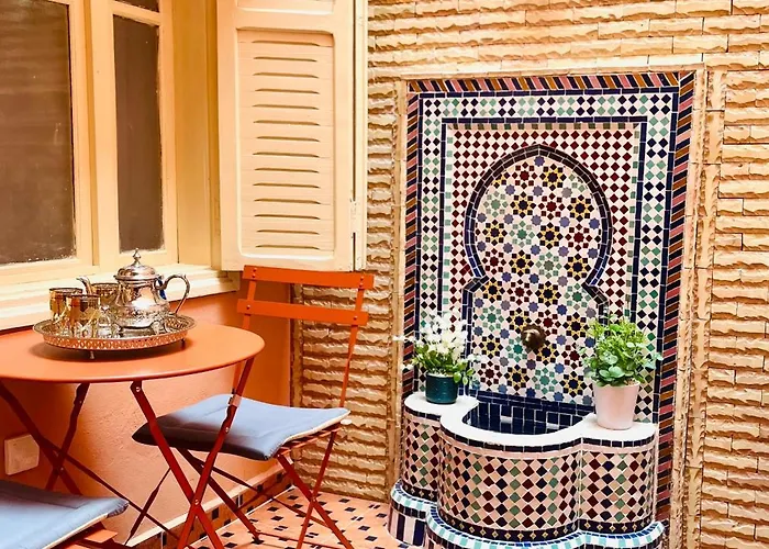 Apartment With Ac, Patio And Rooftop Appartement Climatise Avec Patio Et Toit Terrasse