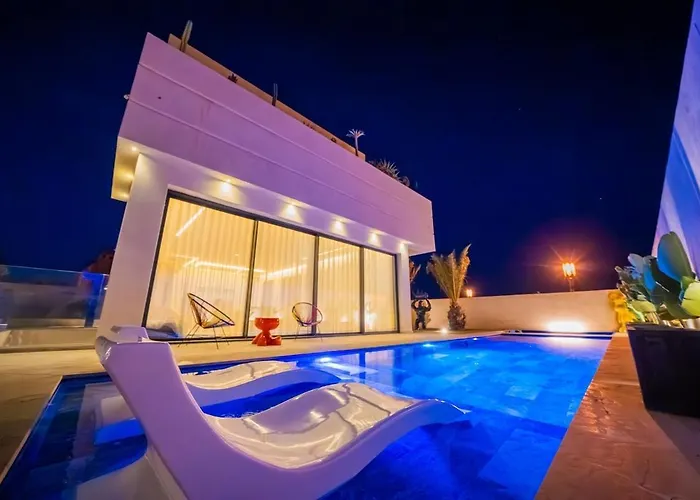 Villa Sakina Hot Pool & Hammam In Amelkis