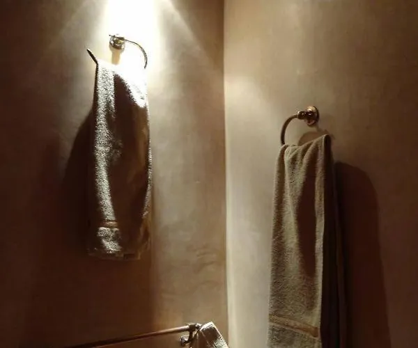 Riad Au Coeur De Marrakech Luxuriant Et Privatise