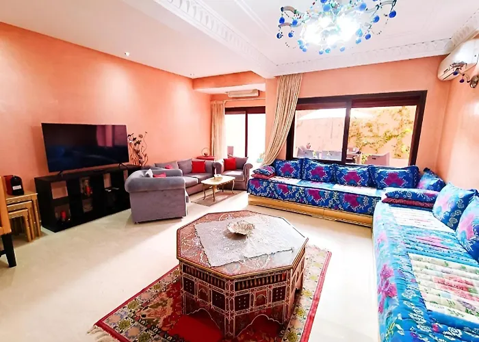 Duplex Raffine Avec Terrasse Verdoyante Et Mur Vegetal - A 300M Du Jardin Majorelle Et Musee Yves Saint Laurent - Netflix Et Iptv