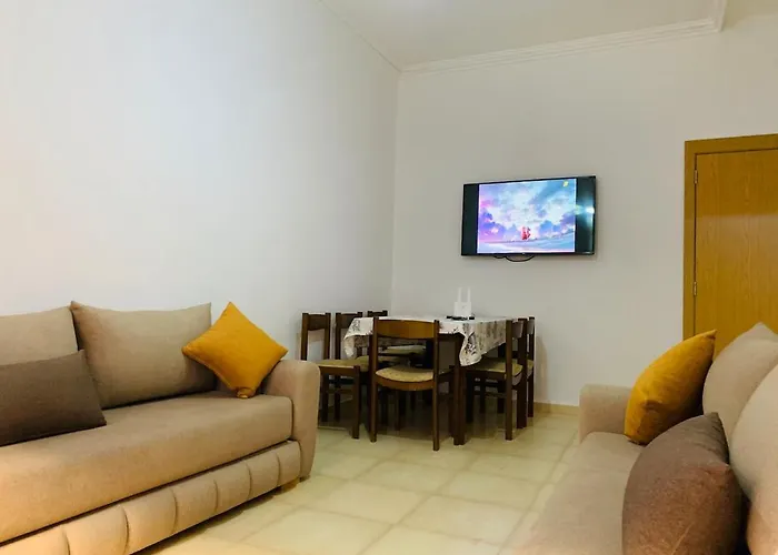 Apartment With Pool Juste Pour Les Familles