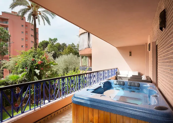 The Sapphire Apartment With Private Swimming Pool & Hot Tub - Hivernage Quarter - By Goldex Marrakech