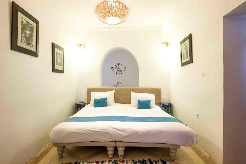 Riad Amiran & 4*