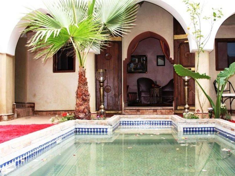 Dar Narjis 3*