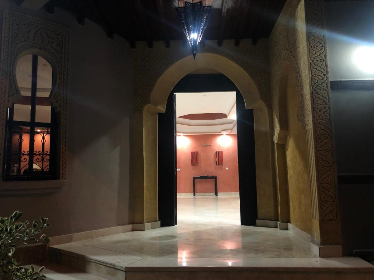 Villa Luxury Grand Atlas - Privée - Gouvernante- 5 Suites - Piscine - Jacuzzi - Sona - Wifi *