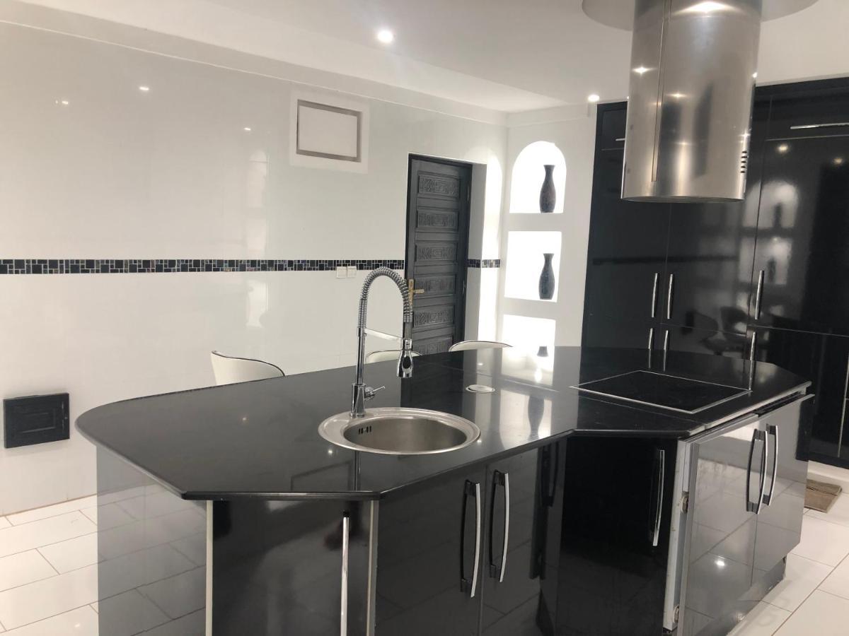 Luxury Grand Atlas - Privée - Gouvernante- 5 Suites - Piscine - Jacuzzi - Sona - Wifi * Marrakesh