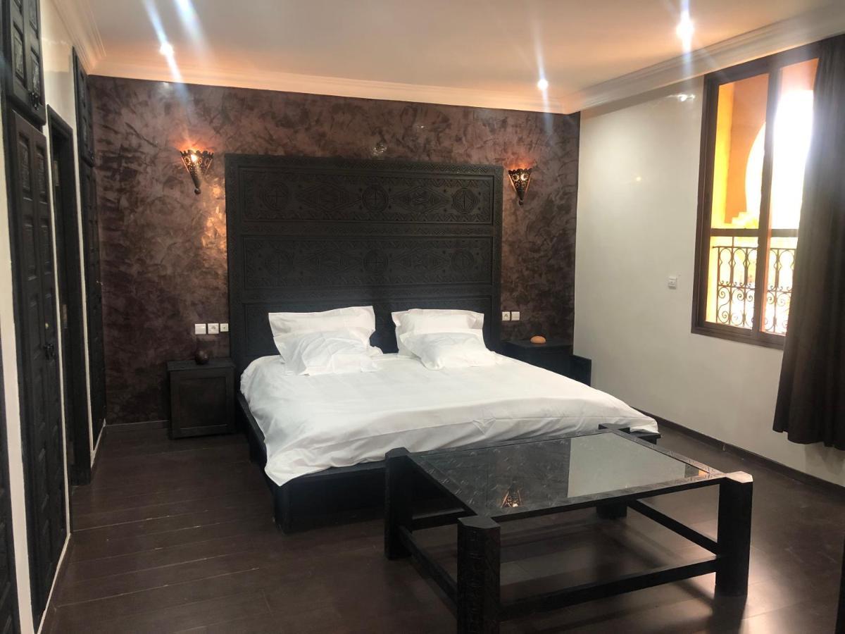 Luxury Grand Atlas - Privée - Gouvernante- 5 Suites - Piscine - Jacuzzi - Sona - Wifi * Marrakesh